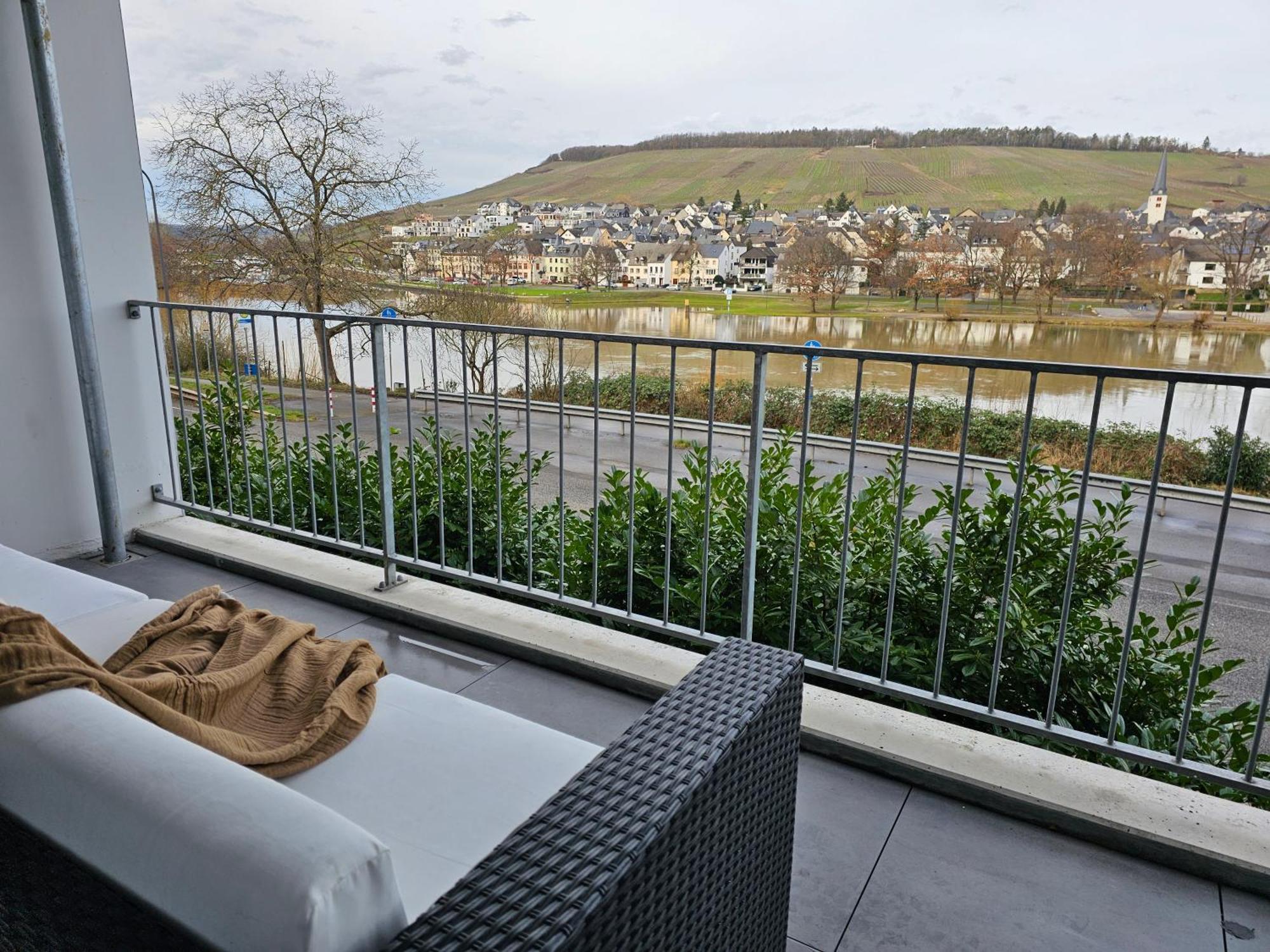 Deluxe 3-Rooms River View, แบร์นคาสเทล-คืสท์ ภายนอก รูปภาพ