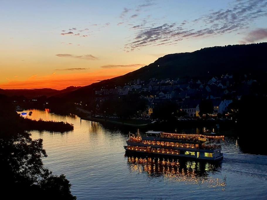Deluxe 3-Rooms River View, แบร์นคาสเทล-คืสท์ ภายนอก รูปภาพ